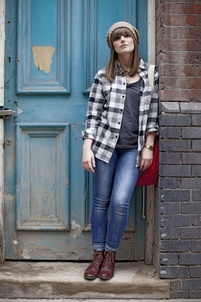 Uniqlo: Uniqlooks — commercial, fashion and portrait photograph in London, UK, frame 38 of 49.